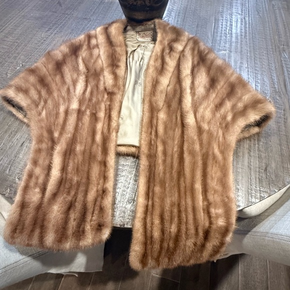 Jackets & Blazers - Luxurious Brown Fur Coat